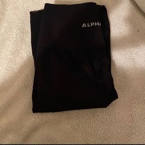 Black ALPHALETE amplify leggings